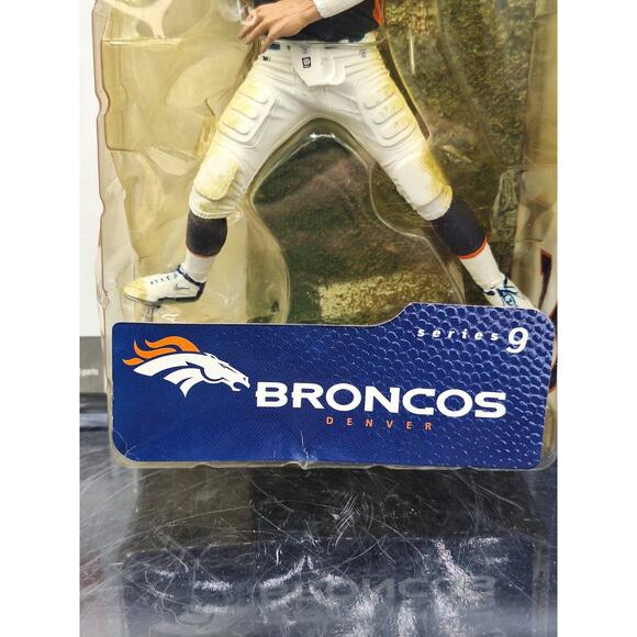 Denver Broncos Quarterback JAKE PLUMMER Action Figure-McFarlane. Blue Jersey - Picture 4 of 9